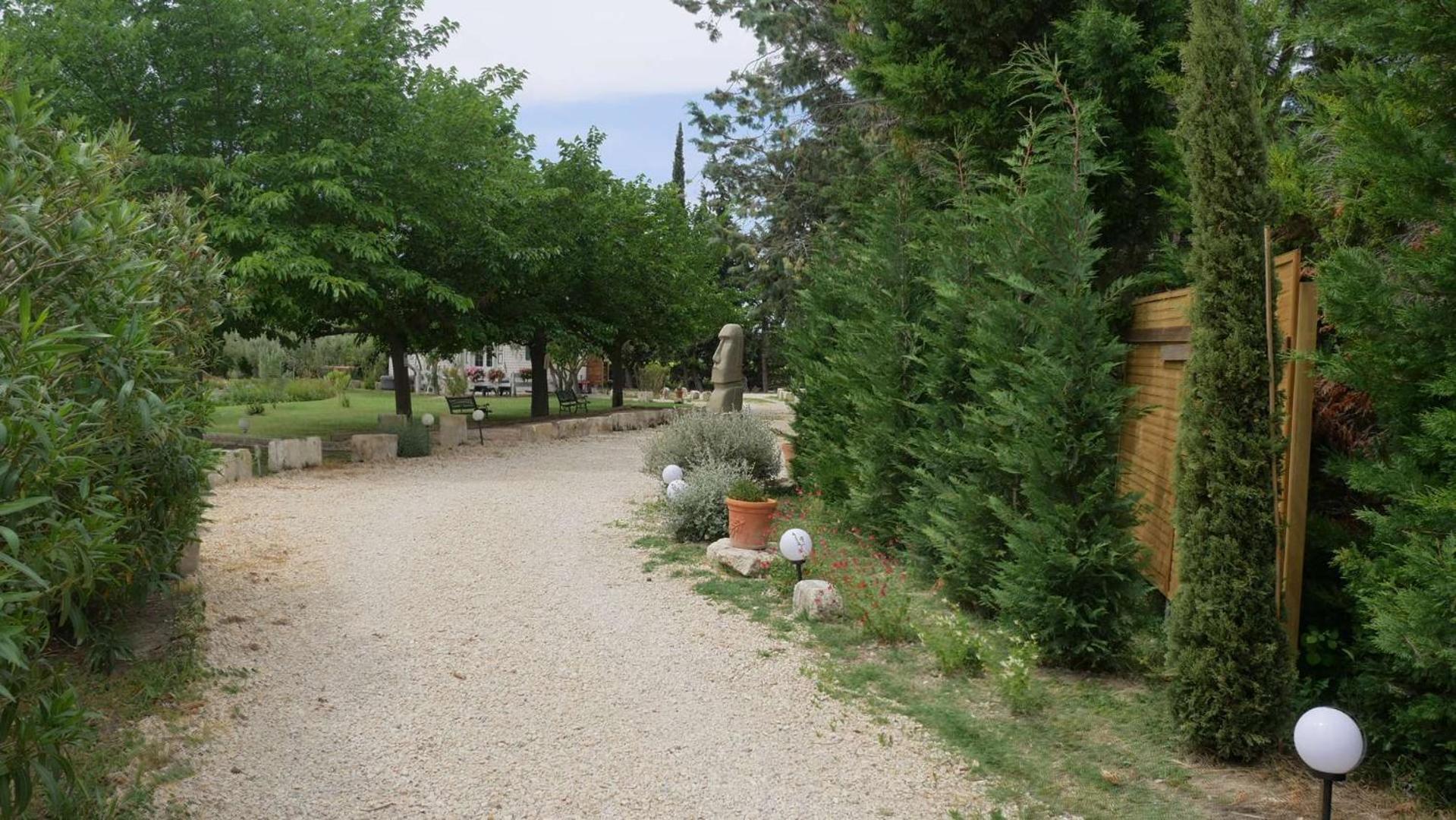 تاراسكون Mas Maurane-Roulotte Avec Spa Prive Aux Portes D'Arles المظهر الخارجي الصورة